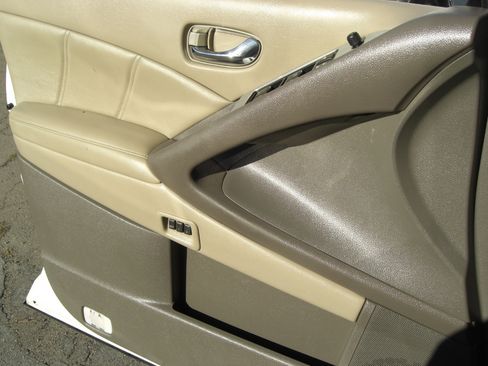 Used 2011 Nissan Murano SL w/ Navigation Pkg image 23