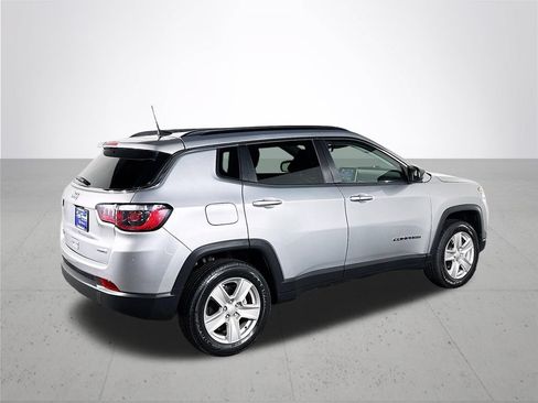 Used 2022 Jeep Compass Latitude w/ Convenience Group AWD/4WD image 6