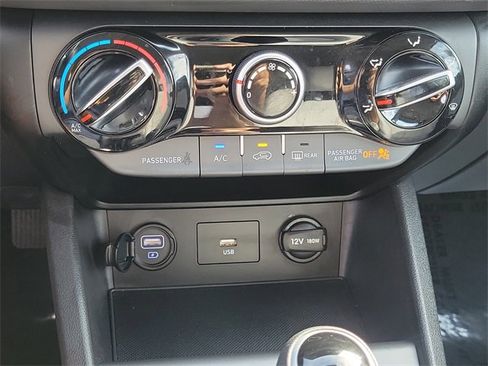 Used 2023 Hyundai Kona SEL image 11