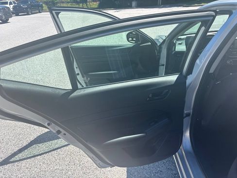 Used 2024 Nissan Altima 2.5 S FWD image 32