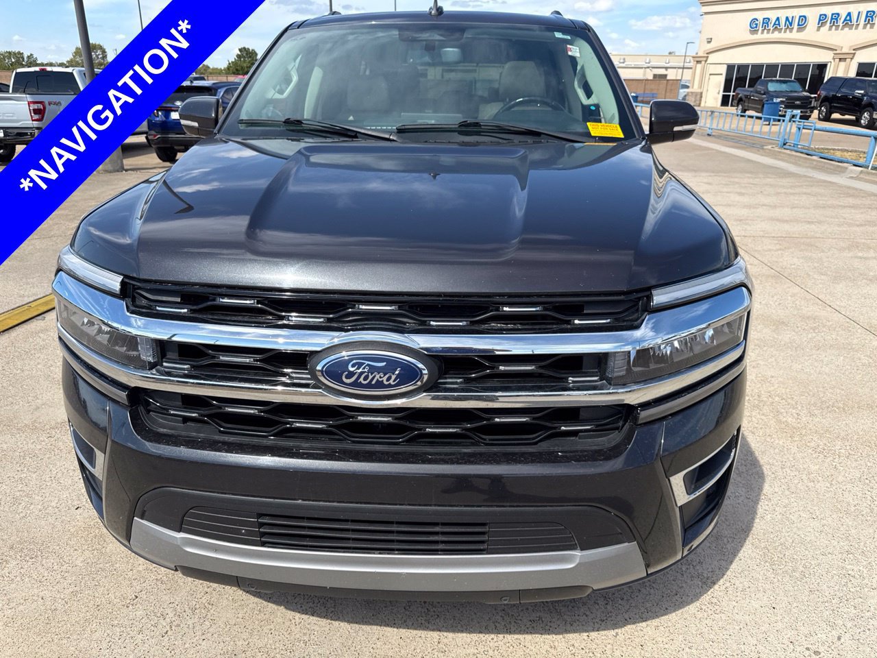 Used 2024 Ford Expedition Limited RWD image 2