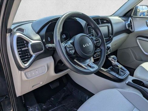 Used 2023 Kia Soul LX FWD image 10
