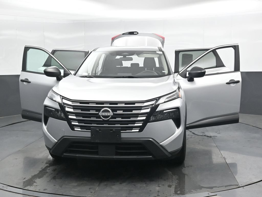 Used 2024 Nissan Rogue S AWD/4WD image 48