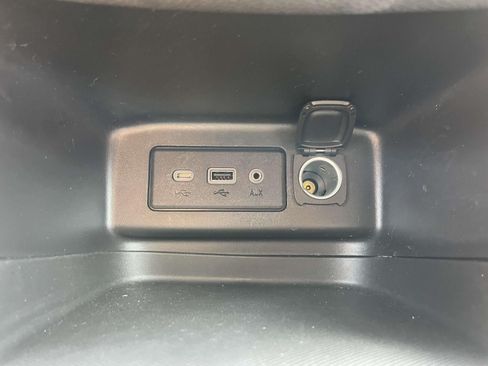 Used 2024 Chevrolet Equinox RS FWD image 29