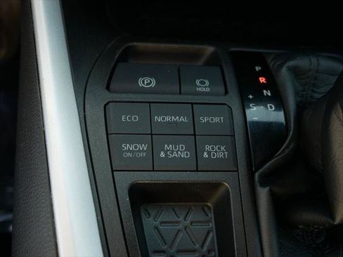 Certified 2021 Toyota RAV4 XLE w/ XLE Grade Weather Package AWD/4WD image 23