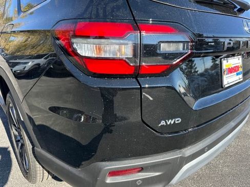 New 2025 Honda Pilot Touring image 34