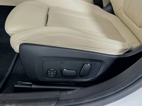 Used 2025 BMW 330i 330i w/ Premium Package image 21