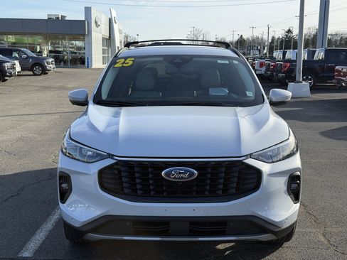 Certified 2025 Ford Escape Platinum w/ Premium Technology Package image 6