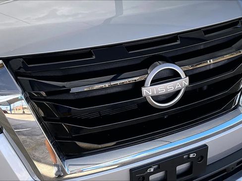 Used 2025 Nissan Pathfinder SL image 29