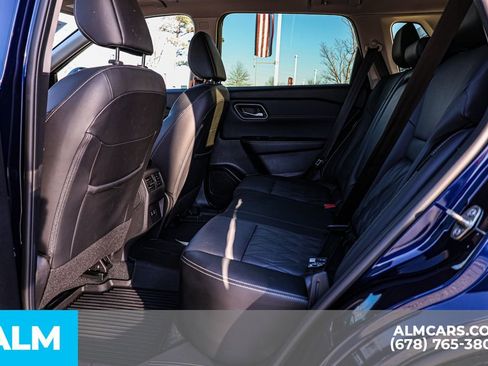 Used 2025 Nissan Rogue Platinum FWD image 19