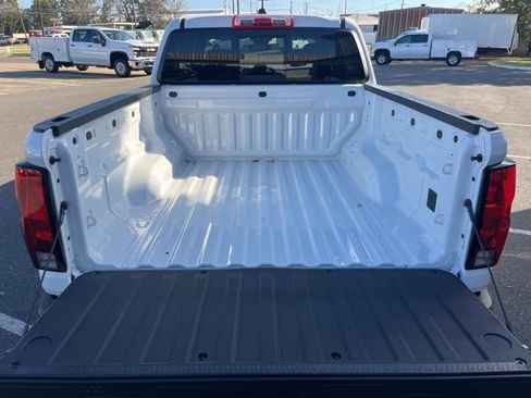 New 2026 Chevrolet Colorado W/T image 6