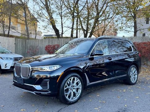 Used 2022 BMW X7 xDrive40i w/ Premium Package image 2
