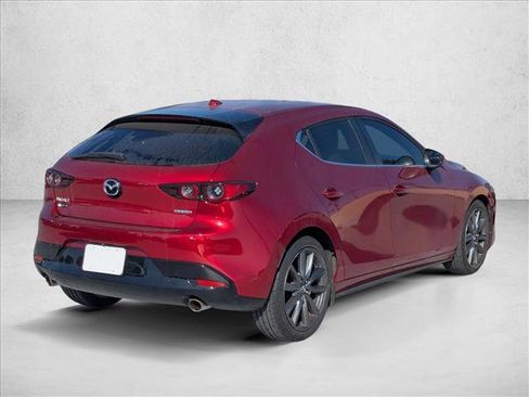 Used 2019 MAZDA MAZDA3 Hatchback w/ Preferred Package FWD image 5