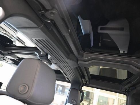 Used 2025 GMC Hummer EV 2X w/ LPO, Dark Essentials Package image 22