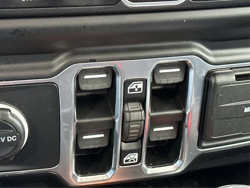 Used 2023 Jeep Gladiator Overland image 39