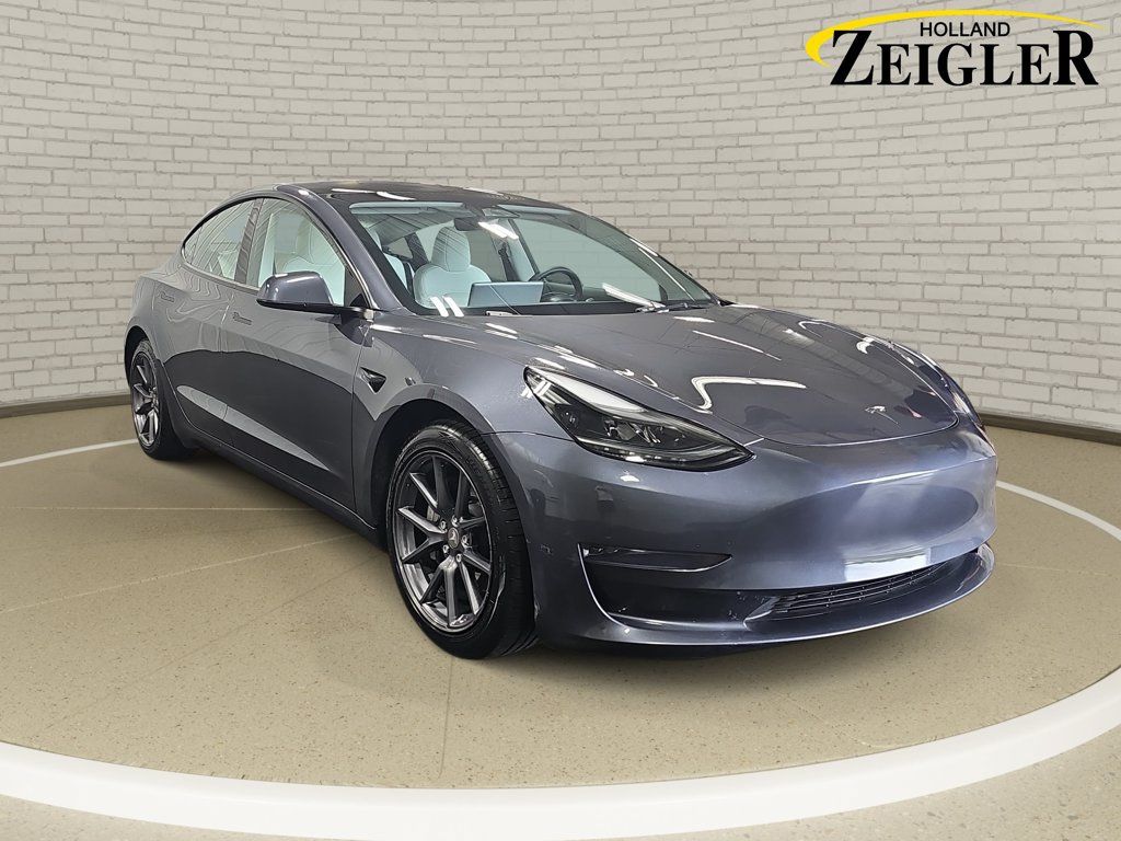 Used 2023 Tesla Model 3 Standard Range RWD image 3
