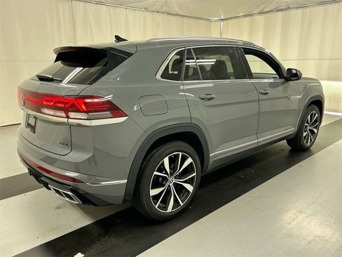 Used 2024 Volkswagen Atlas Cross Sport SEL Premium R-Line image 2