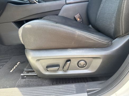 Used 2023 Nissan Rogue SV FWD image 10
