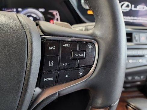 Used 2022 Lexus ES 300h w/ Accessory Package FWD image 22