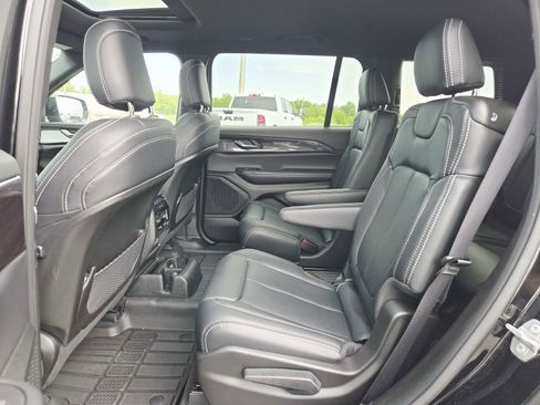 Used 2023 Jeep Grand Cherokee L Laredo AWD/4WD image 14