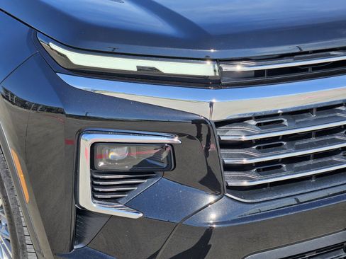 New 2027 Chevrolet Traverse LT FWD image 9