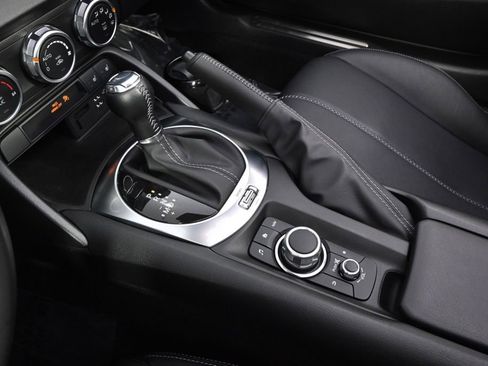 Used 2023 MAZDA MX-5 Miata Grand Touring RWD image 33