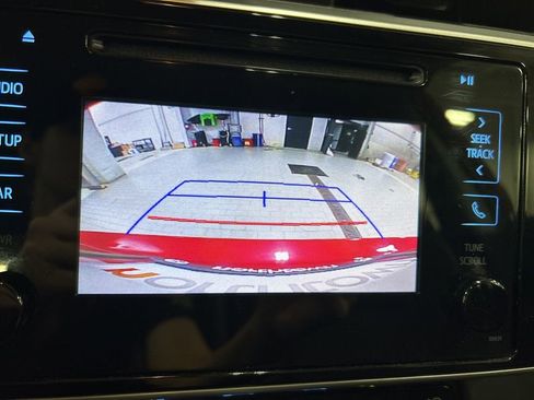 Used 2017 Toyota Corolla L image 19