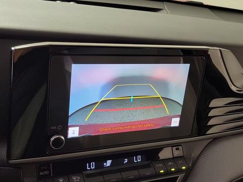 Used 2025 Toyota Camry SE FWD image 29