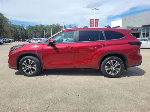 Certified 2026 Toyota Highlander XLE AWD/4WD image 2