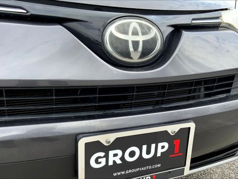 Used 2018 Toyota RAV4 XLE w/ Plus Extra Value Package image 29