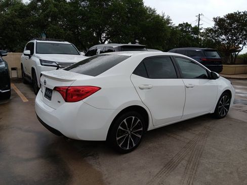 Used 2018 Toyota Corolla SE FWD image 3