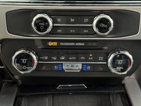 Used 2022 Ford F350 Platinum AWD/4WD image 18