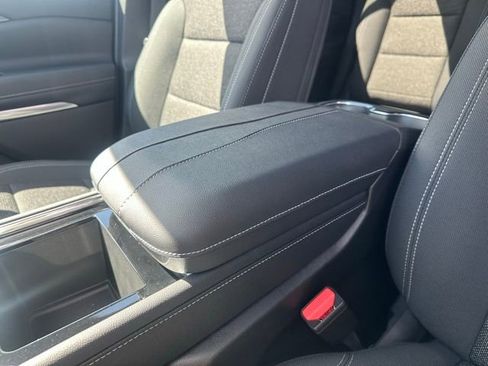 New 2026 Chevrolet Traverse LT w/ Midnight/Sport Edition AWD/4WD image 12