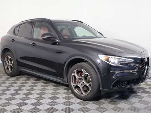 Used 2023 Alfa Romeo Stelvio Sprint RWD image 3
