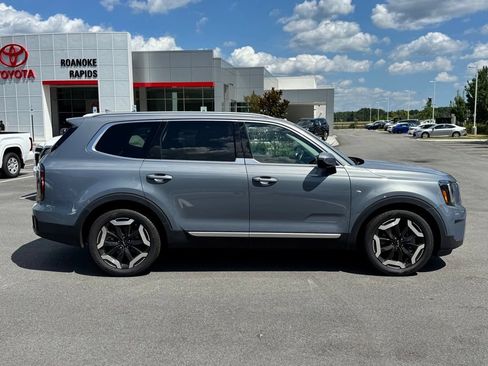 Used 2023 Kia Telluride EX AWD/4WD image 7
