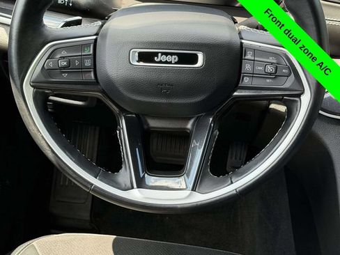 Used 2022 Jeep Grand Cherokee Altitude AWD/4WD image 28