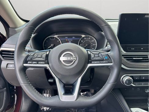Used 2024 Nissan Altima 2.5 SV w/ SV Premium Package FWD image 24