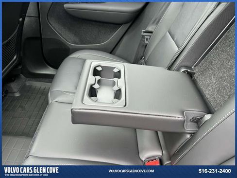 Certified 2025 Volvo XC40 B5 Plus w/ Protection Package Premier image 10