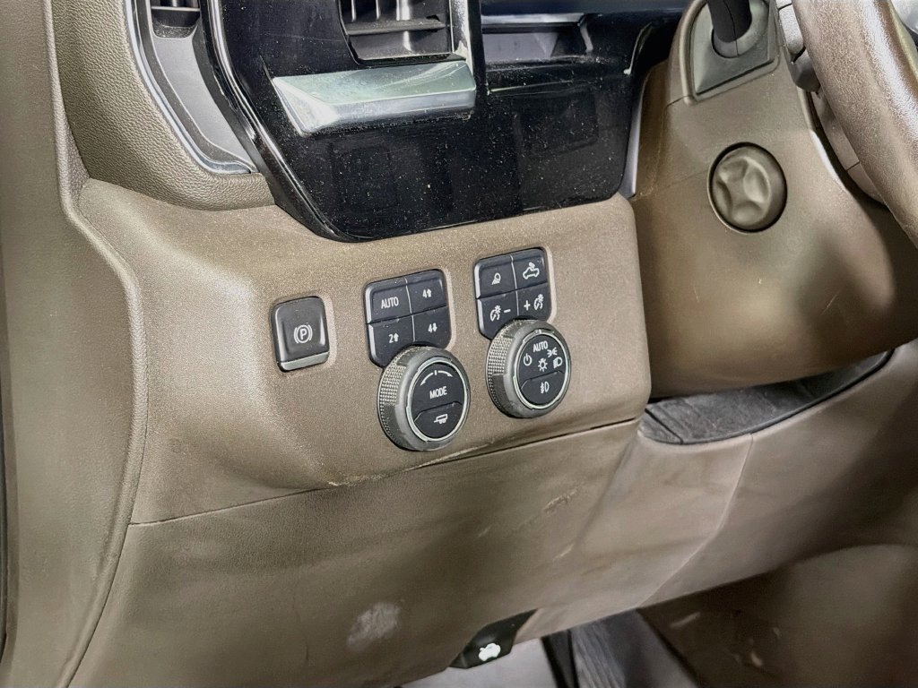 Used 2023 Chevrolet Silverado 1500 LTZ AWD/4WD image 13