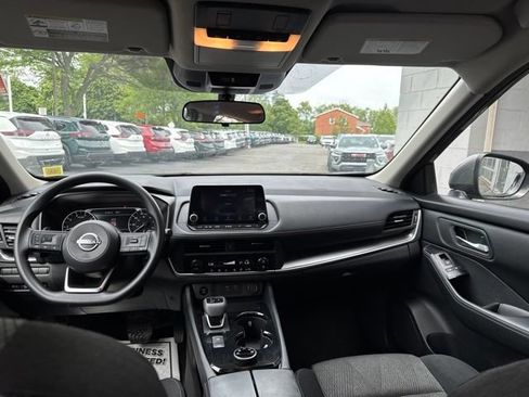 Used 2024 Nissan Rogue SV AWD/4WD image 14