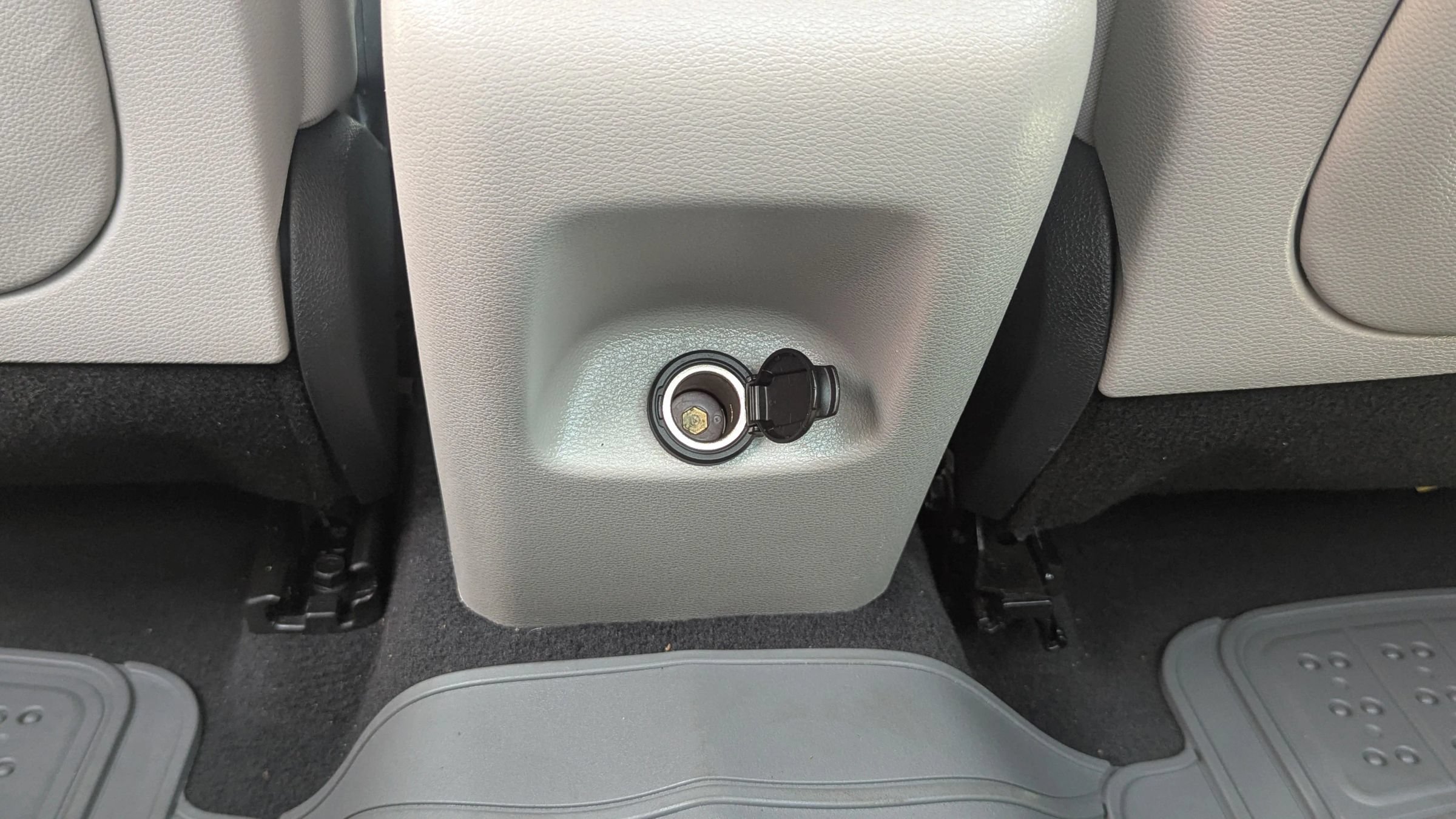 Used 2015 Hyundai Sonata SE FWD image 14