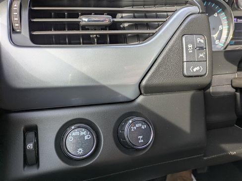 Used 2020 Chevrolet Suburban LT AWD/4WD image 29