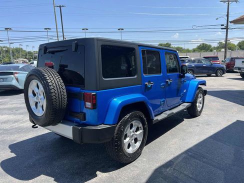 Used 2015 Jeep Wrangler Unlimited Sahara w/ Connectivity Group AWD/4WD image 5