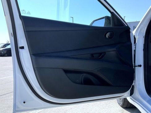 New 2026 Hyundai Elantra SEL Sport Premium FWD image 9