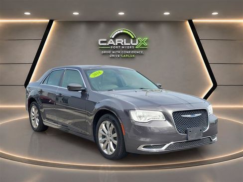 Used 2018 Chrysler 300 Touring L AWD/4WD image 1