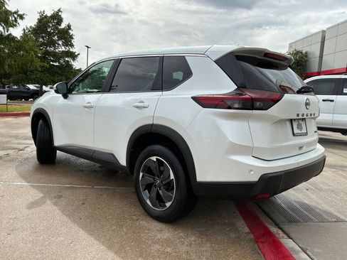Used 2025 Nissan Rogue SV AWD/4WD image 8