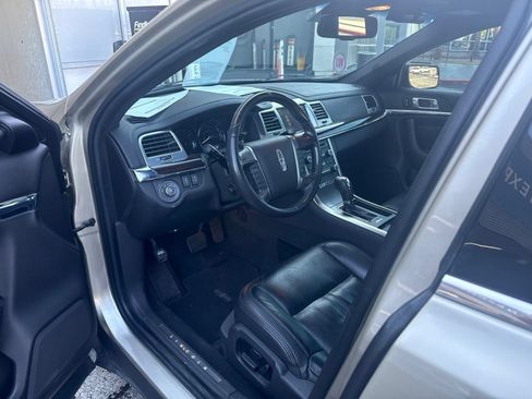Used 2010 Lincoln MKS AWD image 9