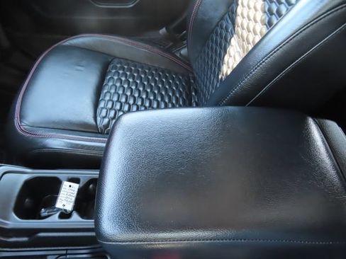 Used 2021 Jeep Wrangler Unlimited Rubicon AWD/4WD image 39