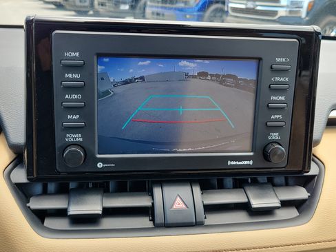 Used 2022 Toyota RAV4 XLE w/ Convenience Package FWD image 8