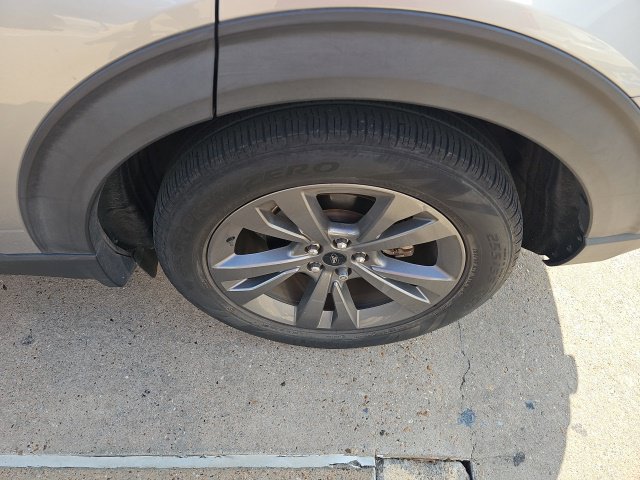 Used 2021 Ford Explorer XLT w/ Equipment Group 202A RWD image 4